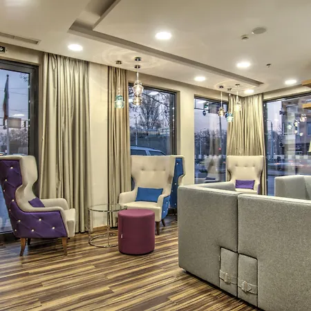 Хотел By Ihg 4*