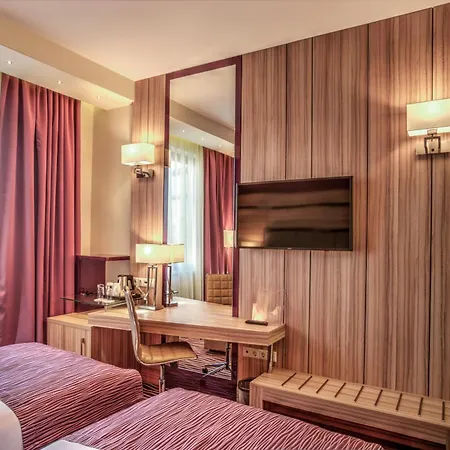 By Ihg فندق 4*