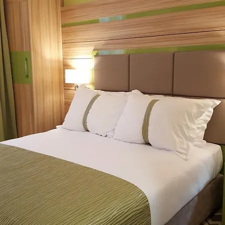 By Ihg فندق