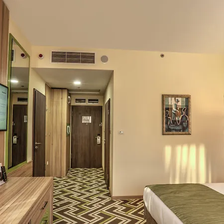 فندق By Ihg بلوفديف