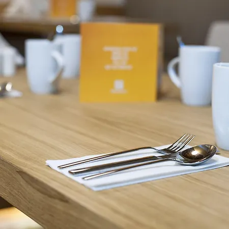 By Ihg Готель Пловдив