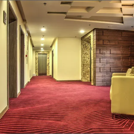 By Ihg 4*