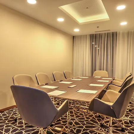 Hotel Holiday Inn Plovdiv By Ihg 4*