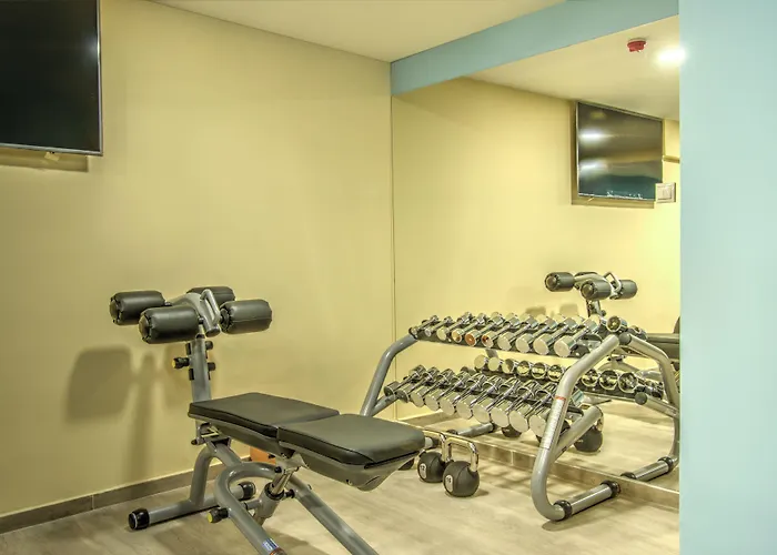 By Ihg Ξενοδοχείο