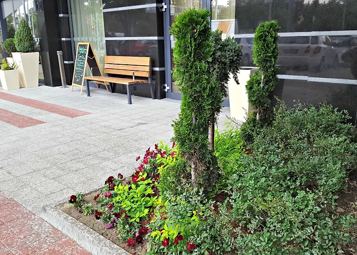 By Ihg Ξενοδοχείο